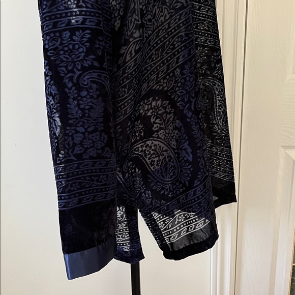 Vanity Fair Dark Blue Paisley Blouse - Picture 6 of 13